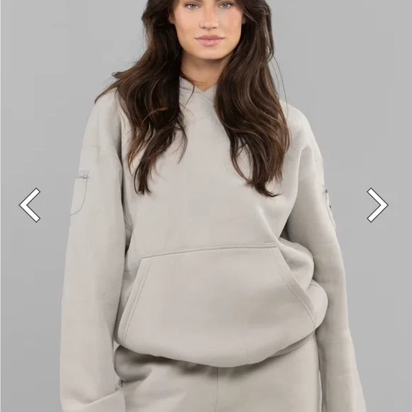 Comfrt Travel Essentials Hoodie and Sweatpants Set in color Stone XS - Picture 7 of 9